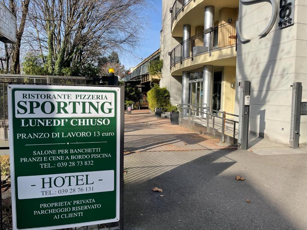 Hotel Sporting Brugherio Eksteriør bilde