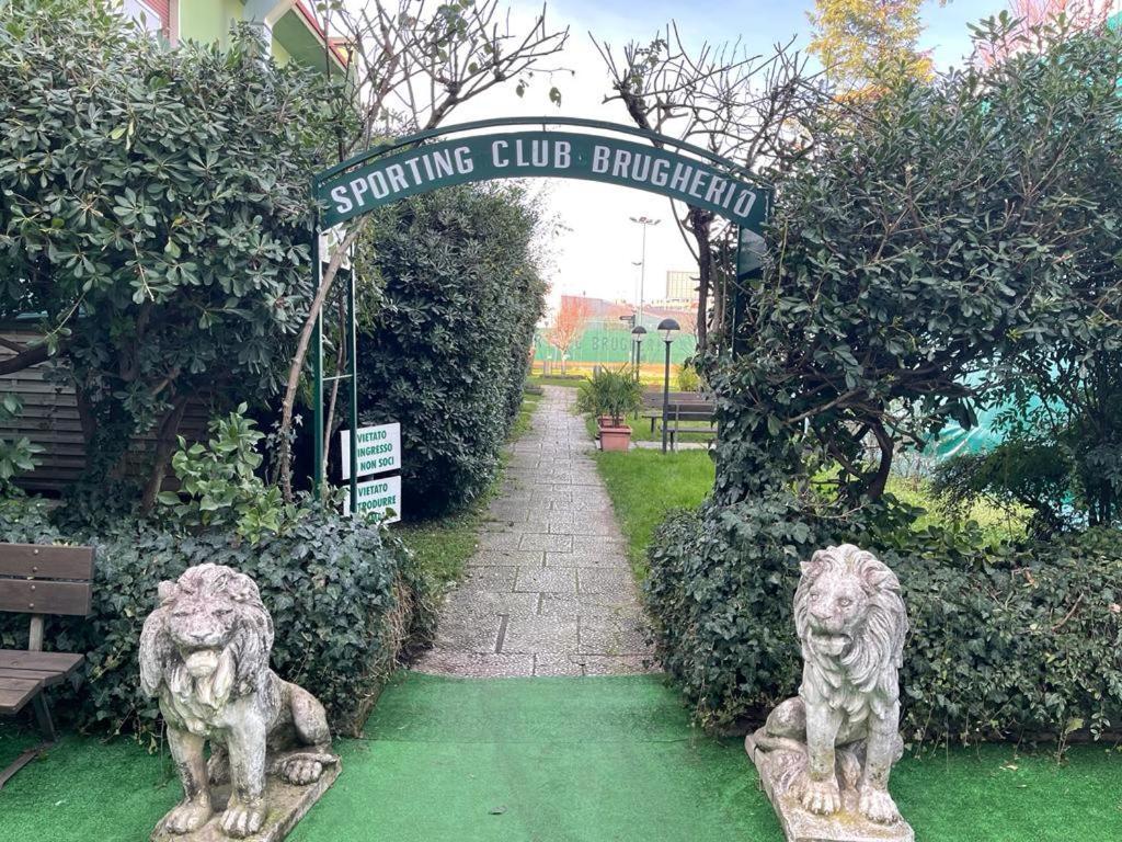 Hotel Sporting Brugherio Eksteriør bilde