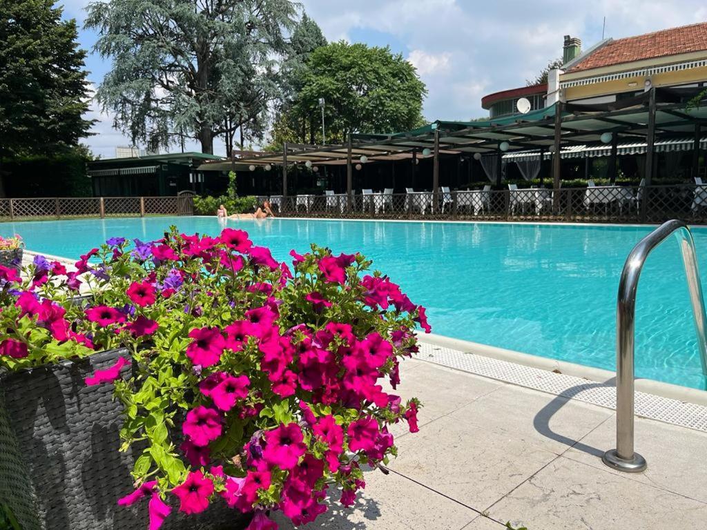 Hotel Sporting Brugherio Eksteriør bilde
