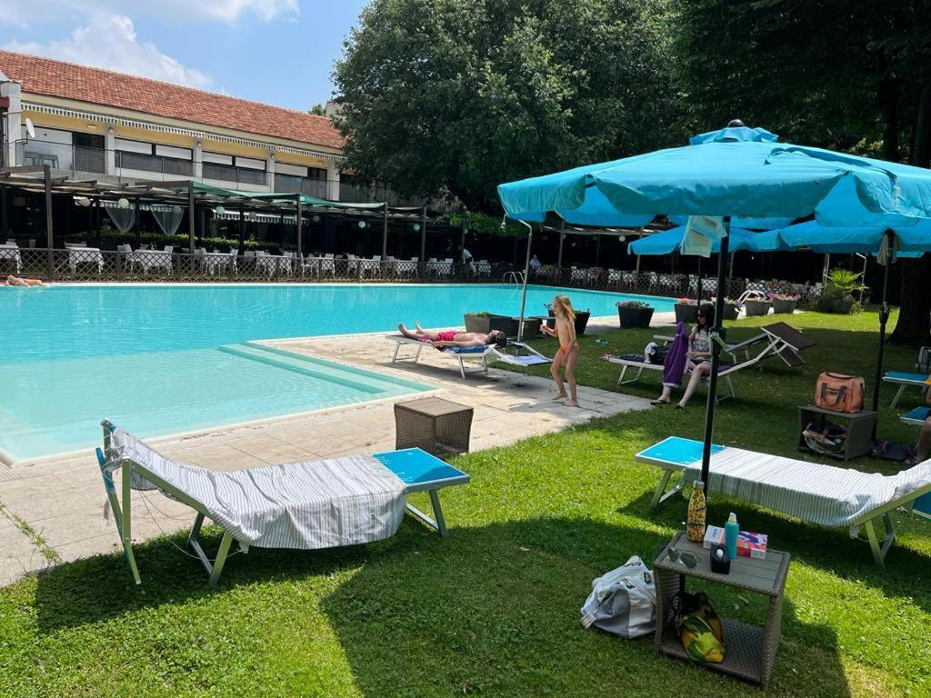 Hotel Sporting Brugherio Eksteriør bilde